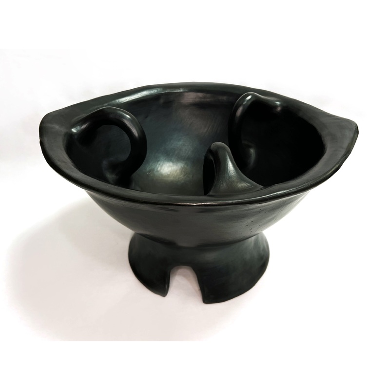 Chamba Brazier, Medium