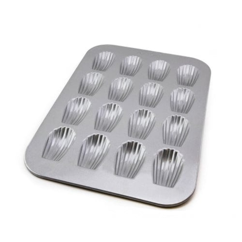 USA Pan 16-Well Madeleine Pan